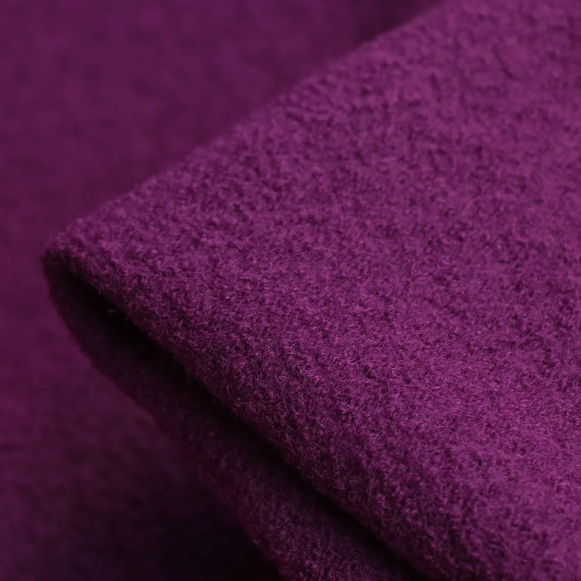 Bollito Uva - Boiled Wool
