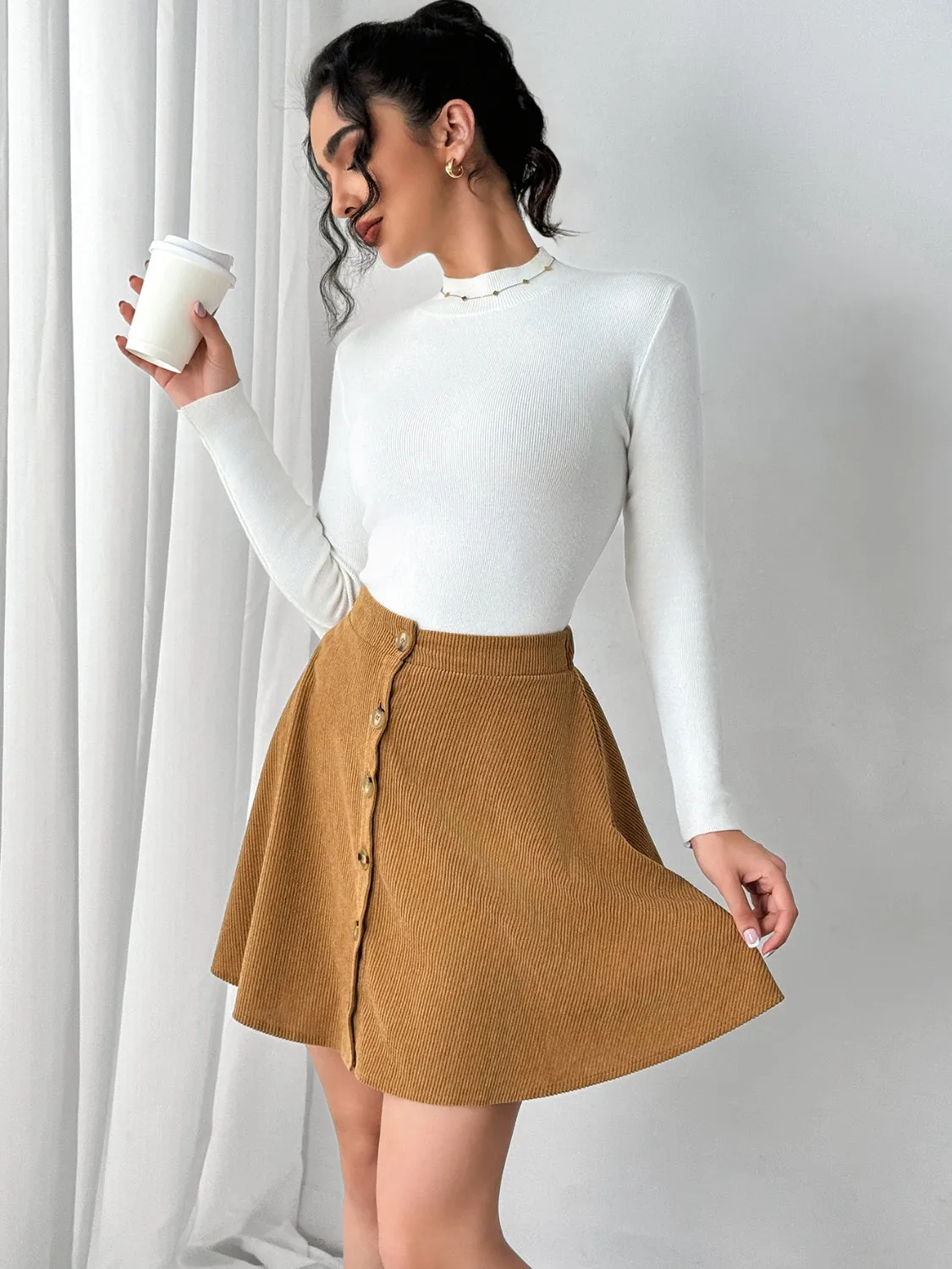 Buttoned Mini Skirt | Fall Fashion | Winter Fashion | Fashion Trends
