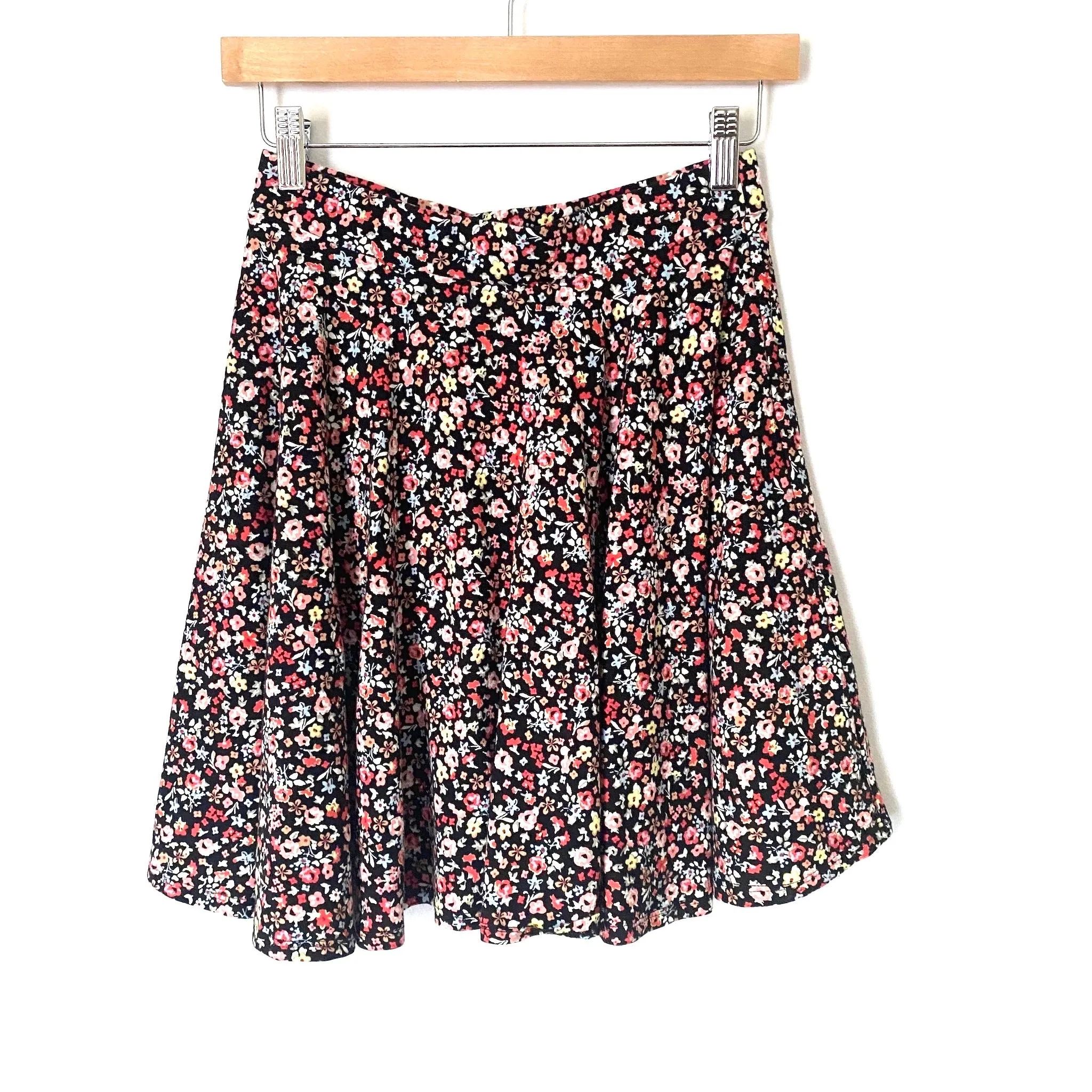 Lauren Conrad Black Floral Swing Mini Skirt- Size S