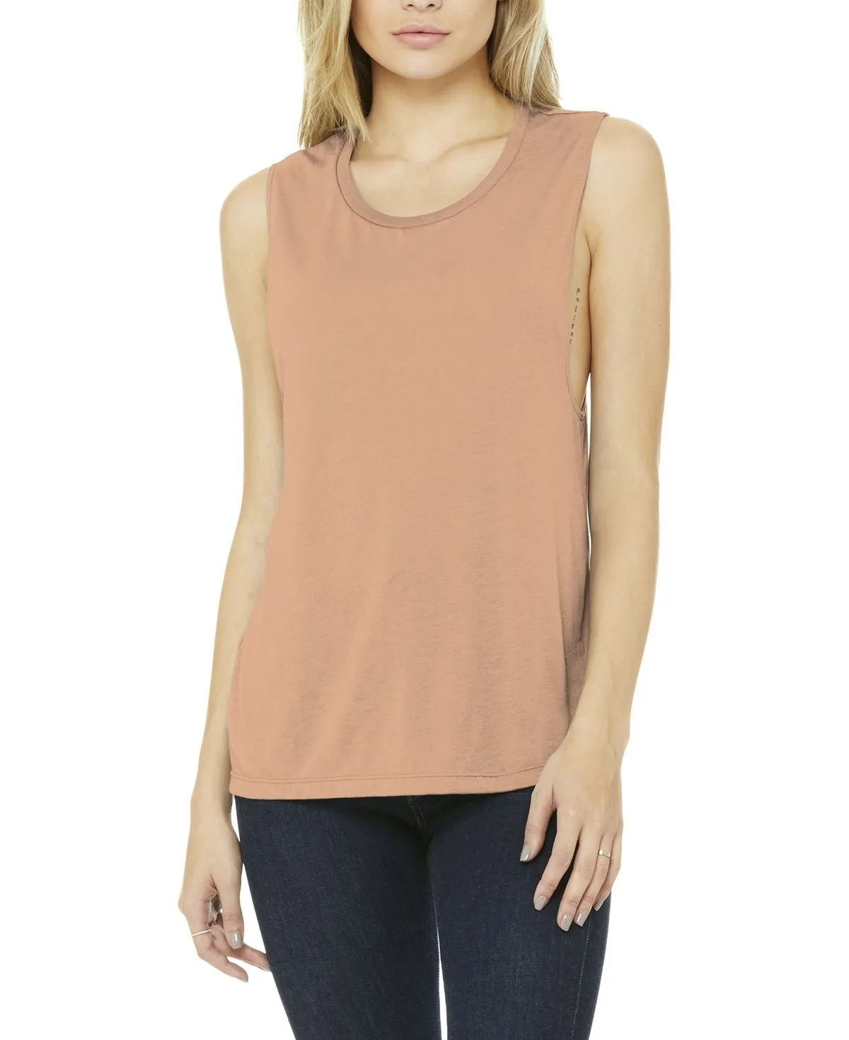 Women's Sleeveless Flowy Scoop Neck Muscle Tank with Curved Hem