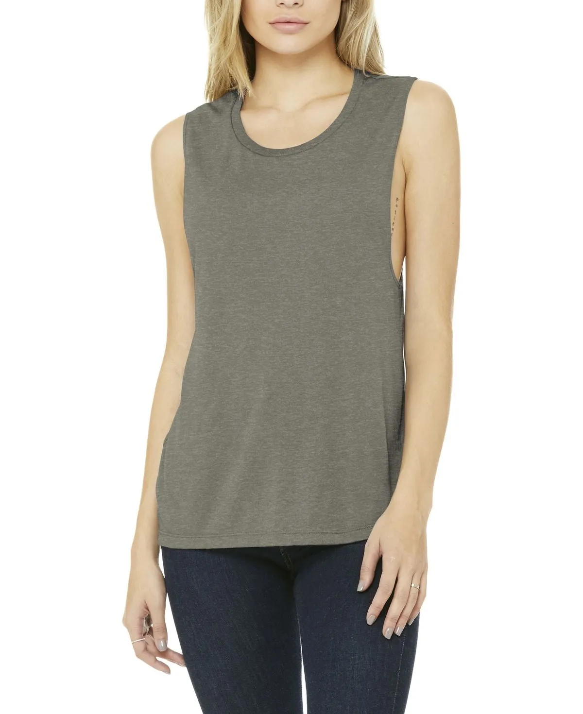 Women's Sleeveless Flowy Scoop Neck Muscle Tank with Curved Hem