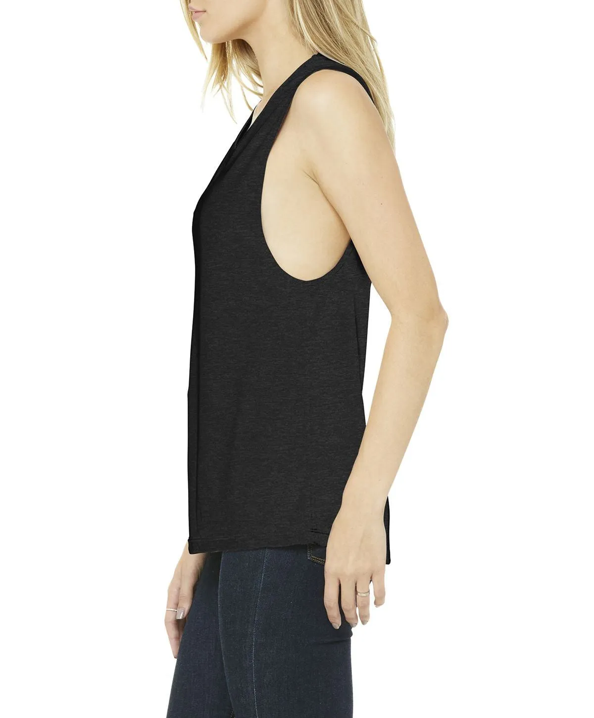 Women's Sleeveless Flowy Scoop Neck Muscle Tank with Curved Hem