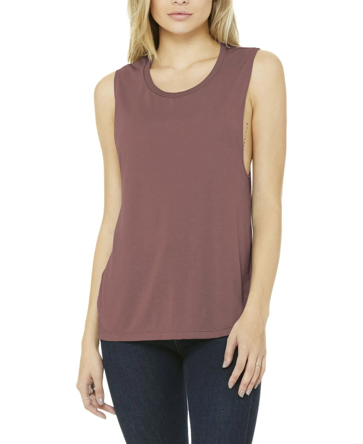 Women's Sleeveless Flowy Scoop Neck Muscle Tank with Curved Hem
