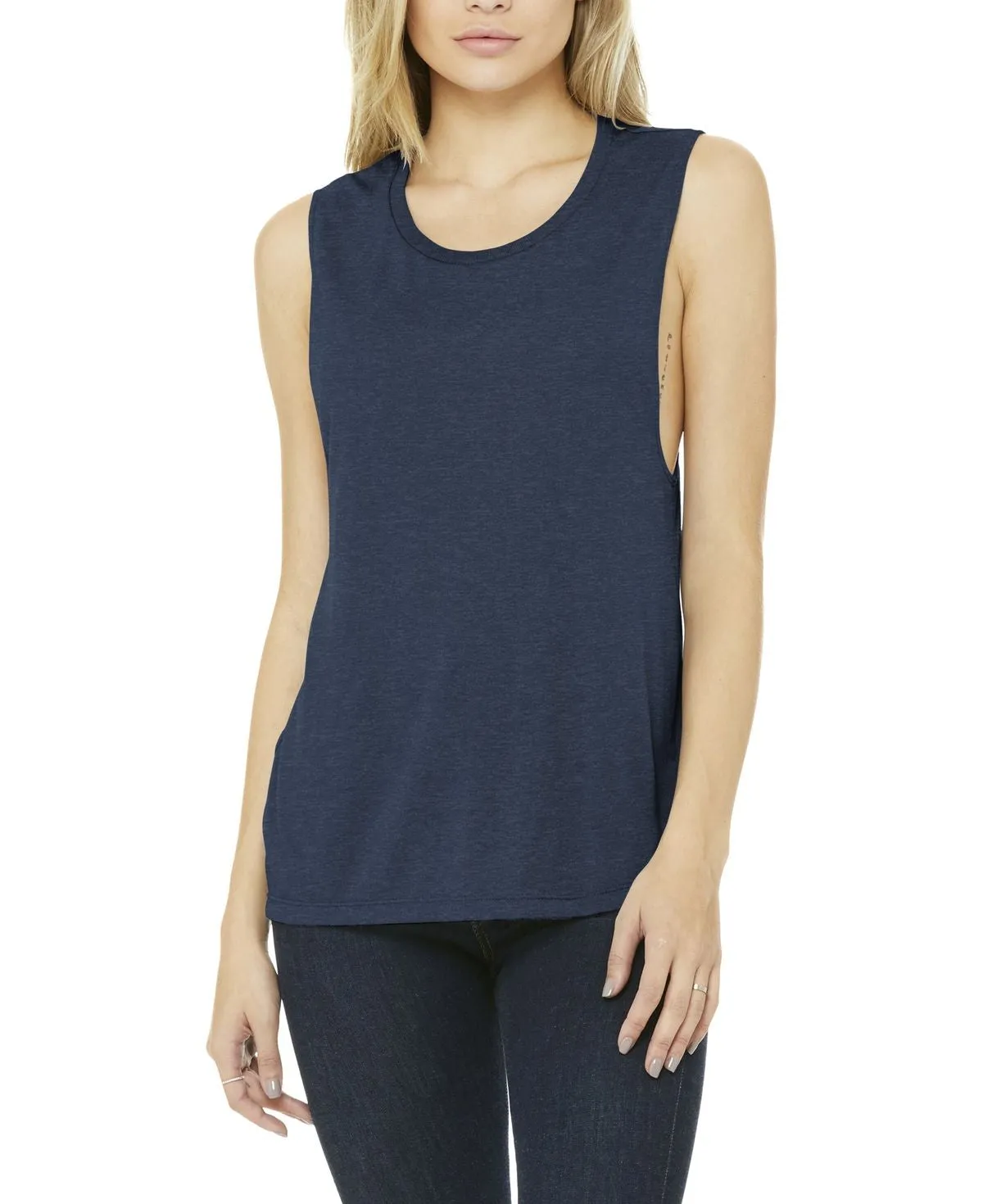 Women's Sleeveless Flowy Scoop Neck Muscle Tank with Curved Hem